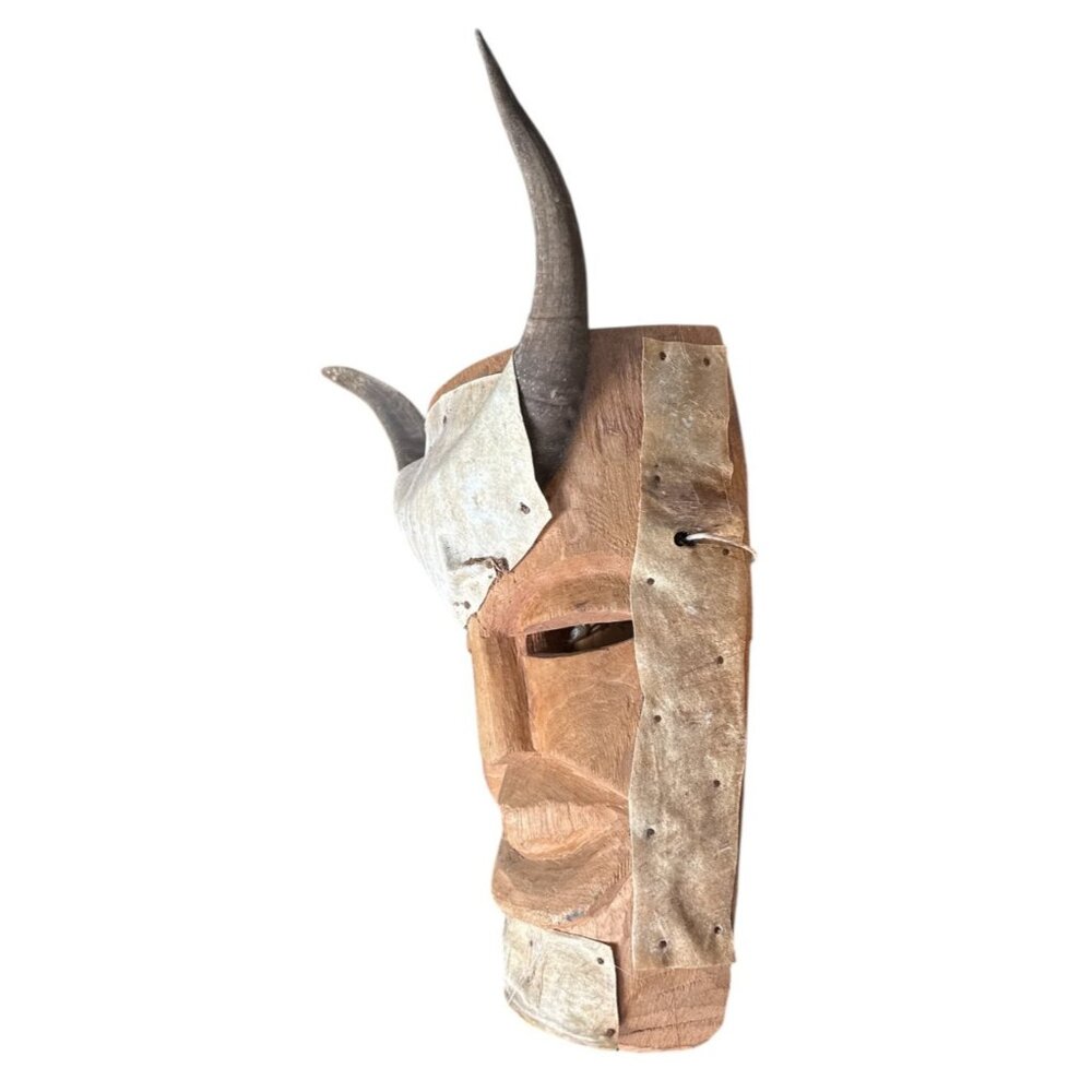 Vintage Hand-Carved African Wooden Mask with Horns – Tribal Wall Art - Picture 2 of 4